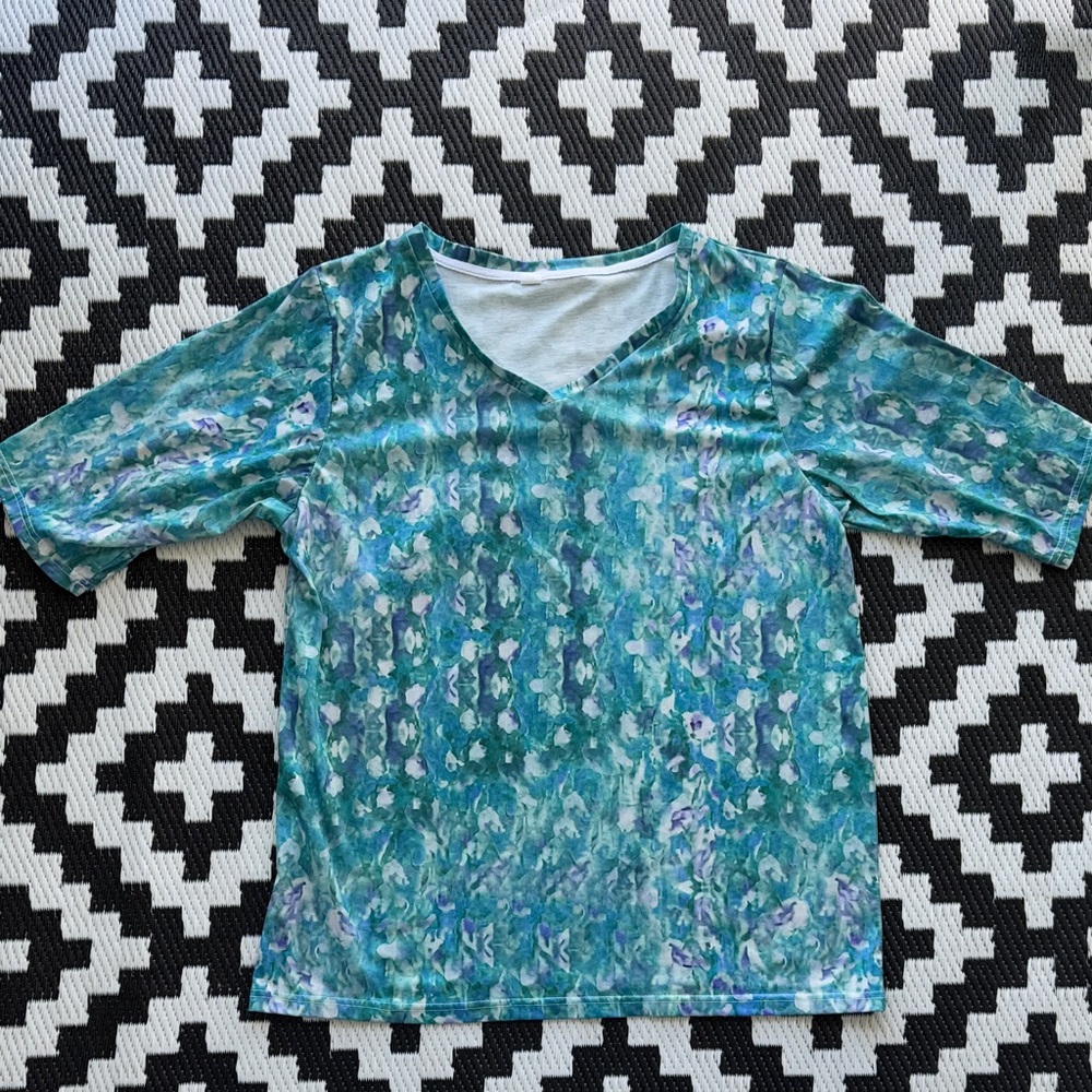 Women’s Shirt - XL